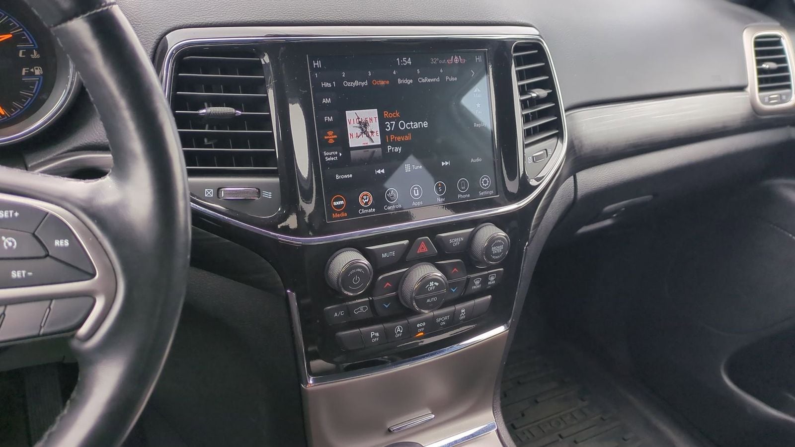 Thumbnail: 2022 Jeep Grand Cherokee - 32