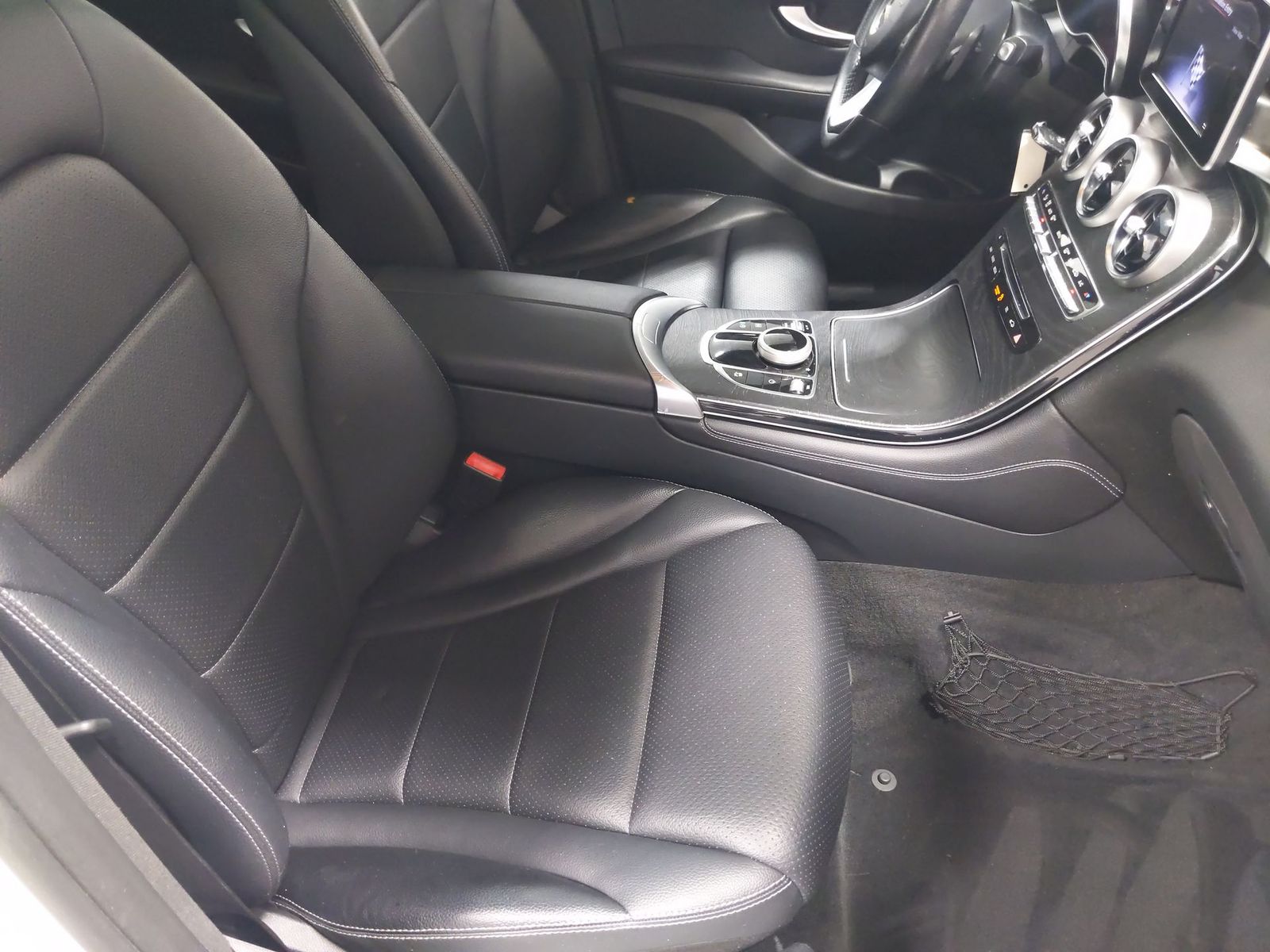 Thumbnail: 2017 Mercedes-Benz GLC - 25