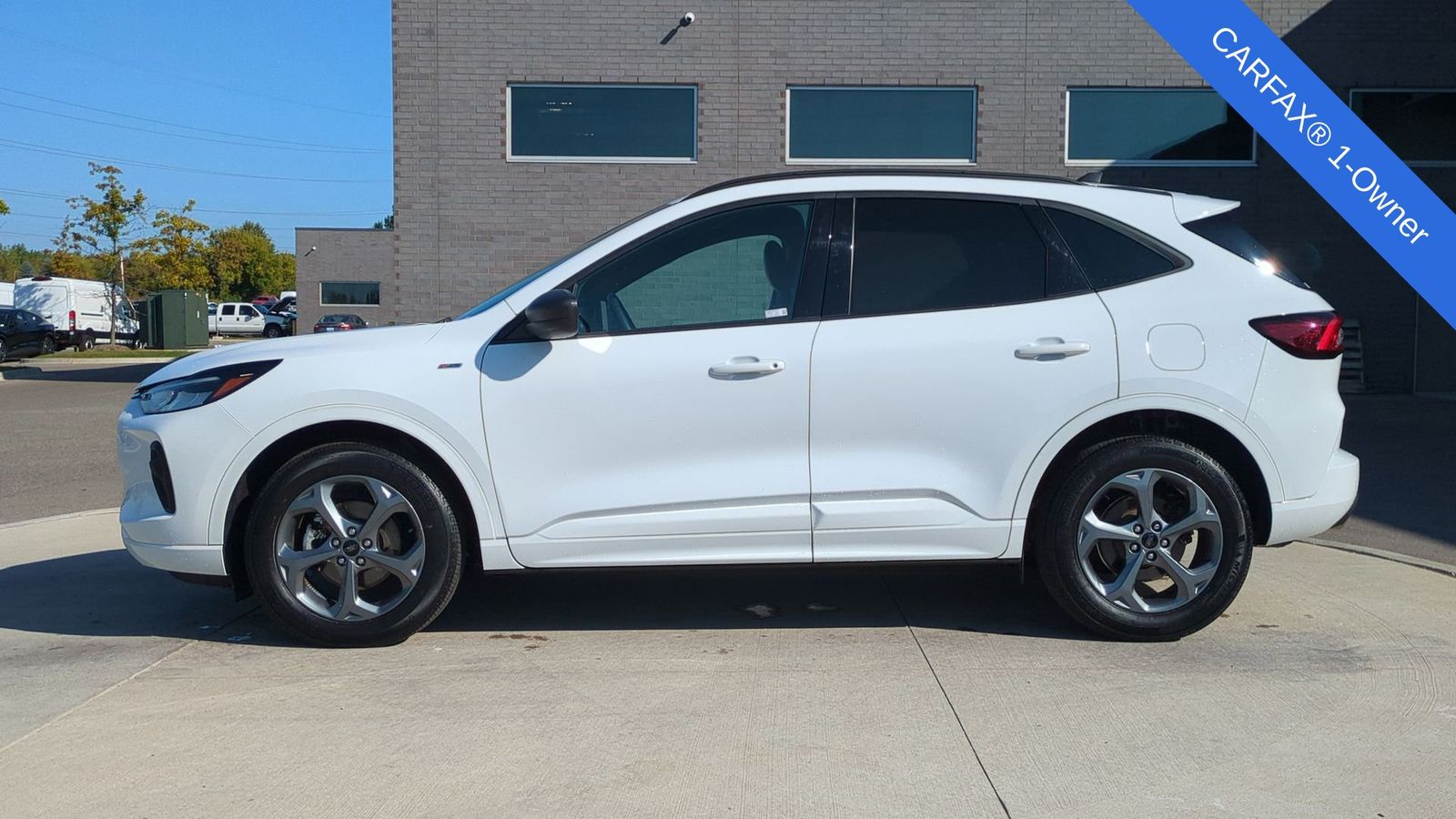 2023 Ford Escape ST-Line photo 2