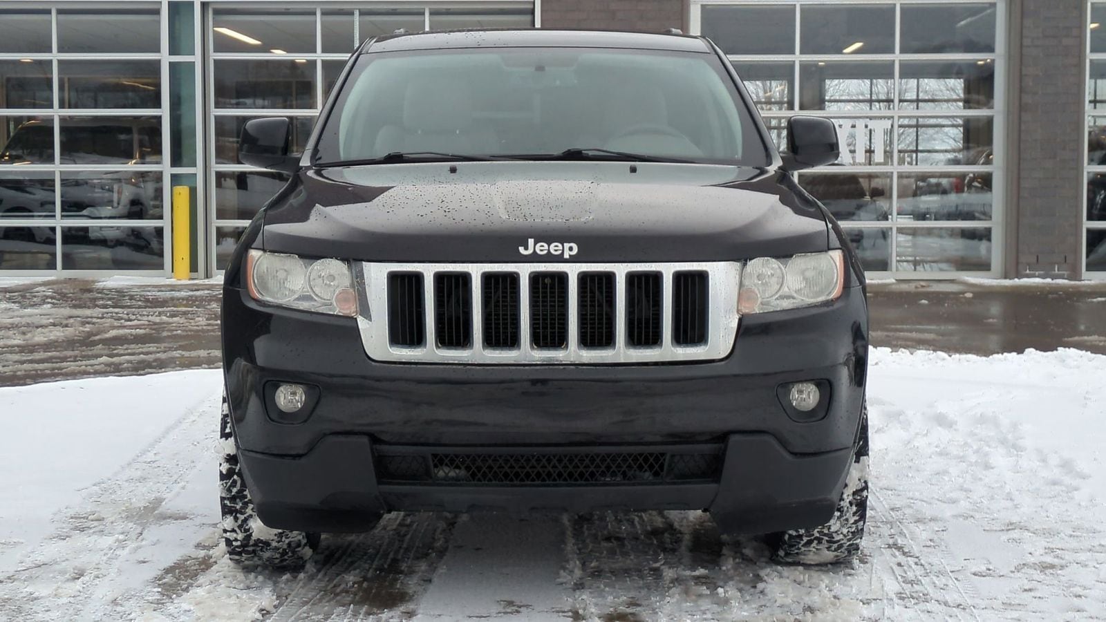 Thumbnail: 2012 Jeep Grand Cherokee - 11