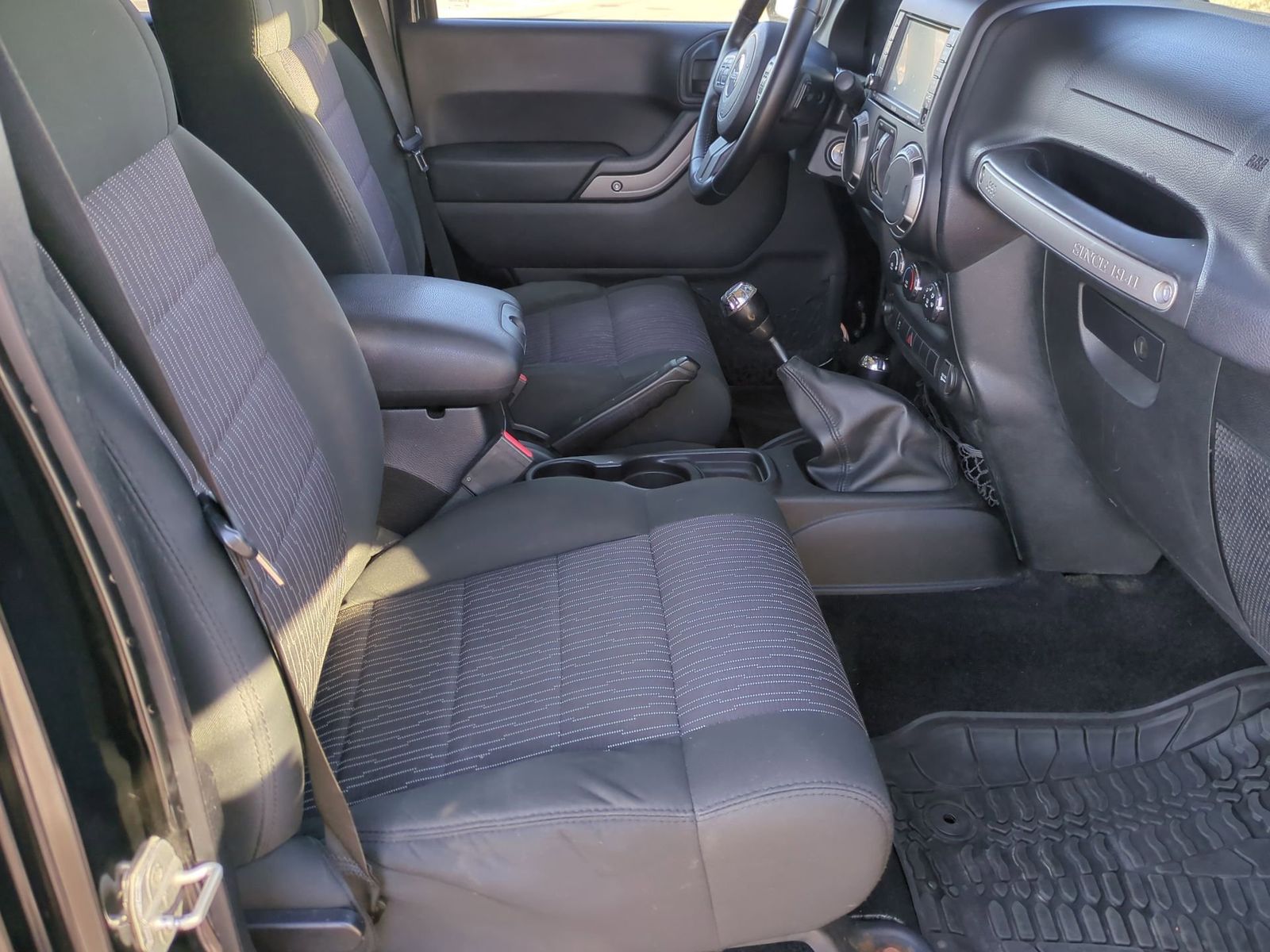 Thumbnail: 2012 Jeep Wrangler - 25