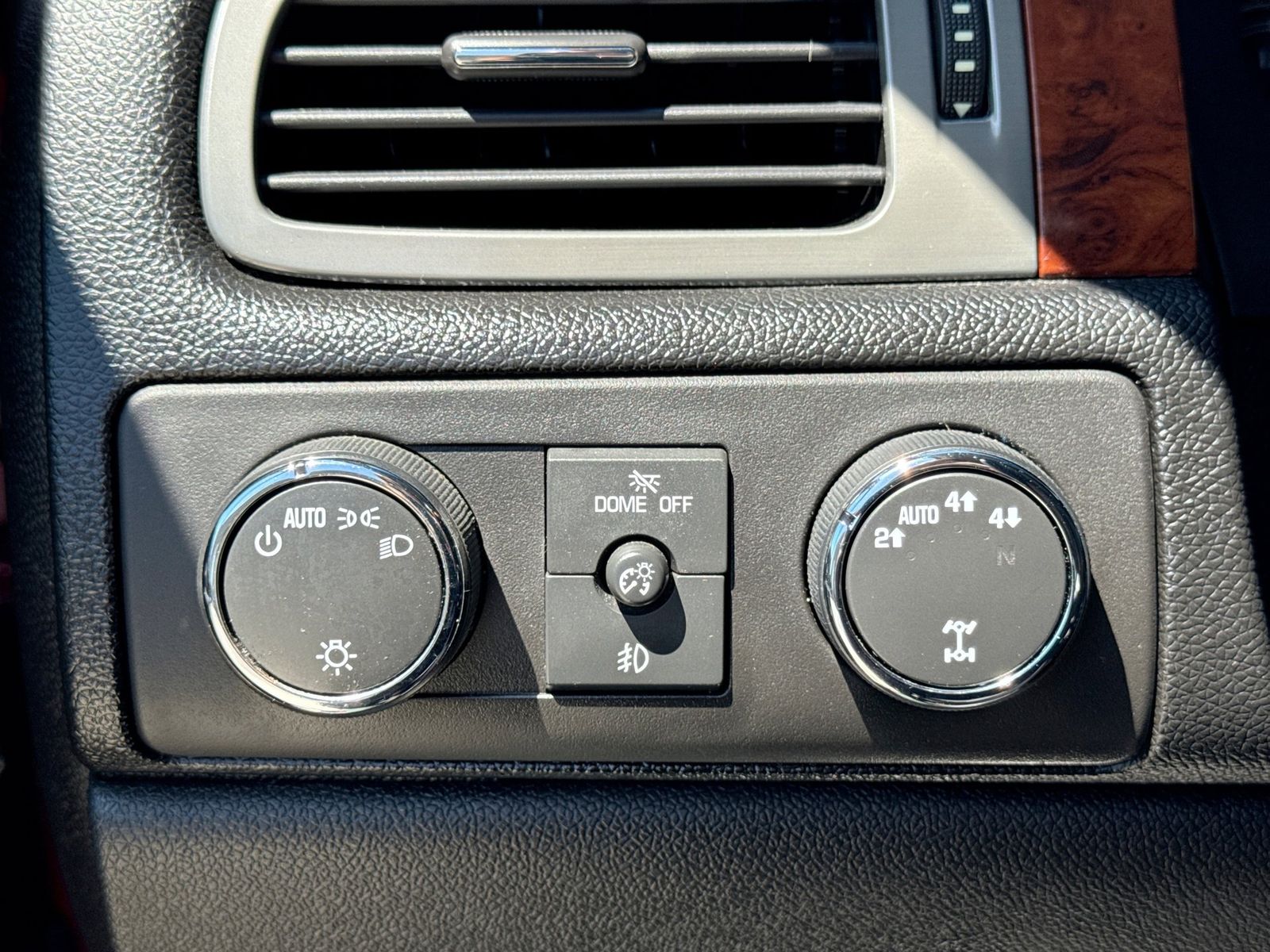 Thumbnail: 2012 Chevrolet Suburban - 34