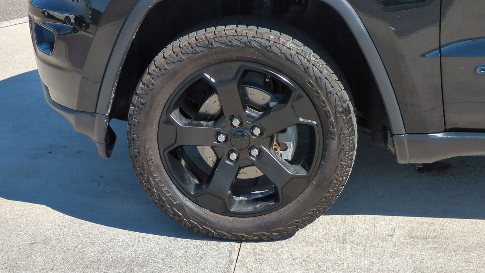 Thumbnail: 2020 Jeep Grand Cherokee - 10
