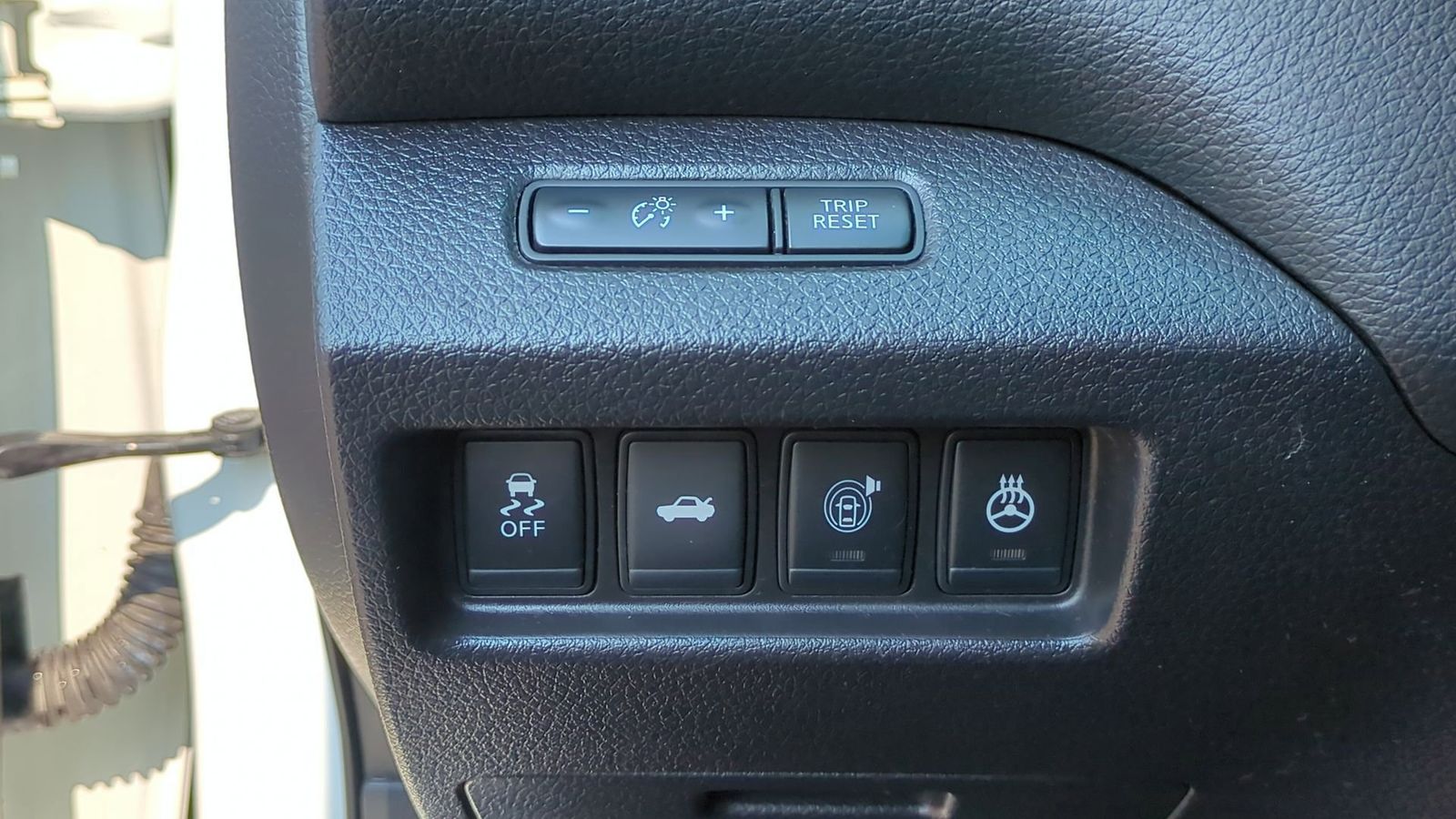 Thumbnail: 2014 Nissan Altima - 16