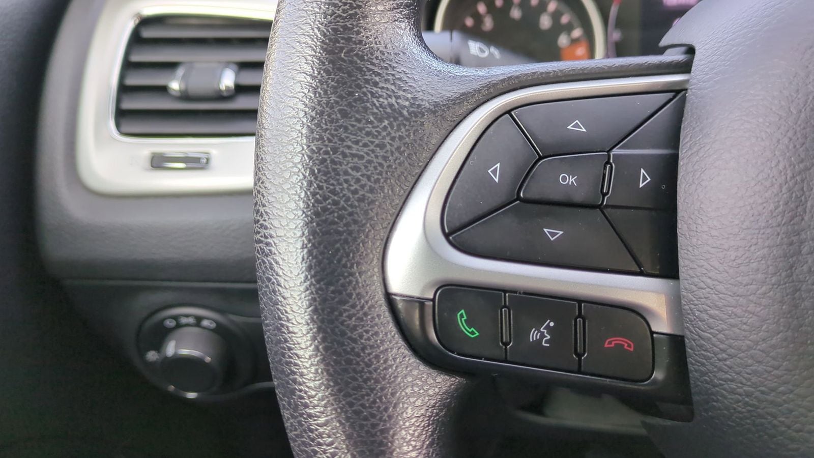 Thumbnail: 2018 Jeep Compass - 23