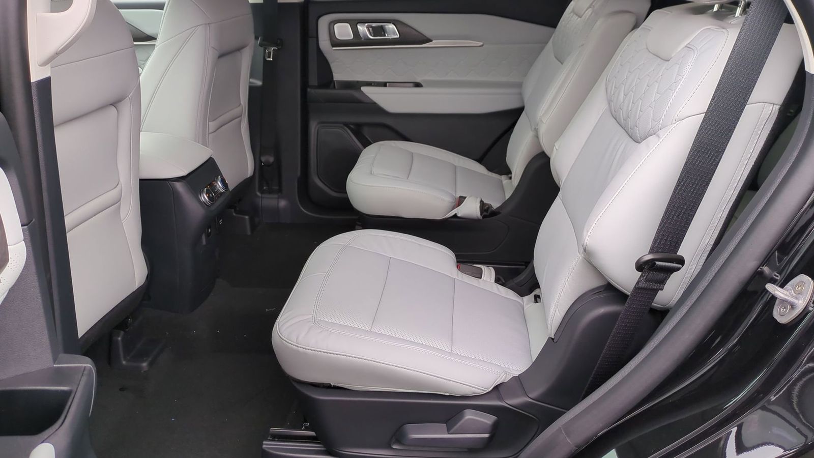 Thumbnail: 2025 Ford Explorer - 17