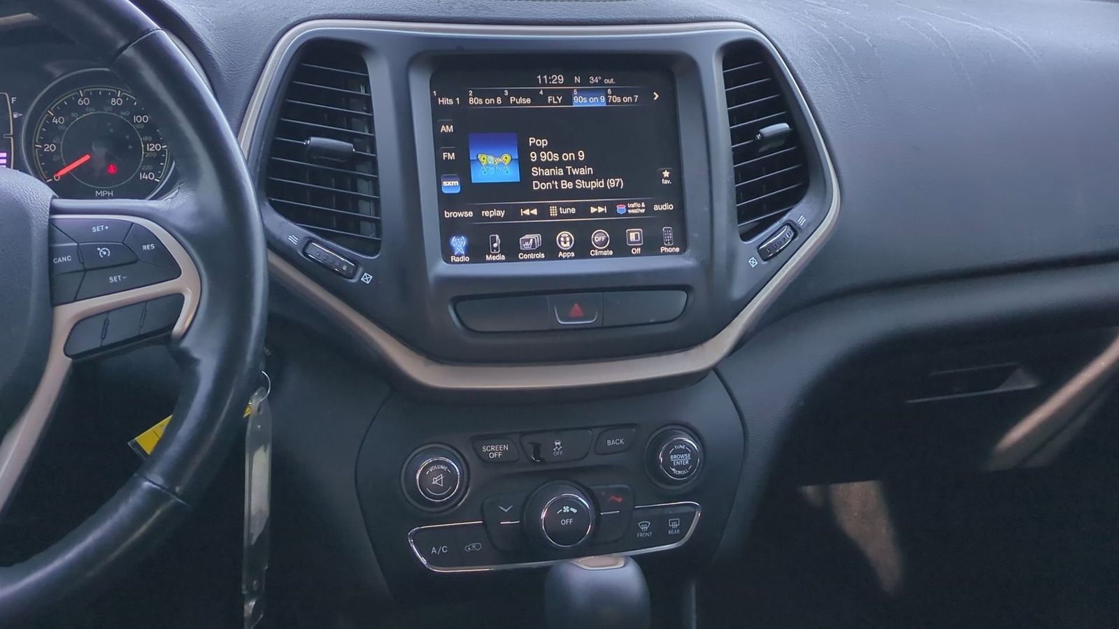 Thumbnail: 2018 Jeep Cherokee - 32