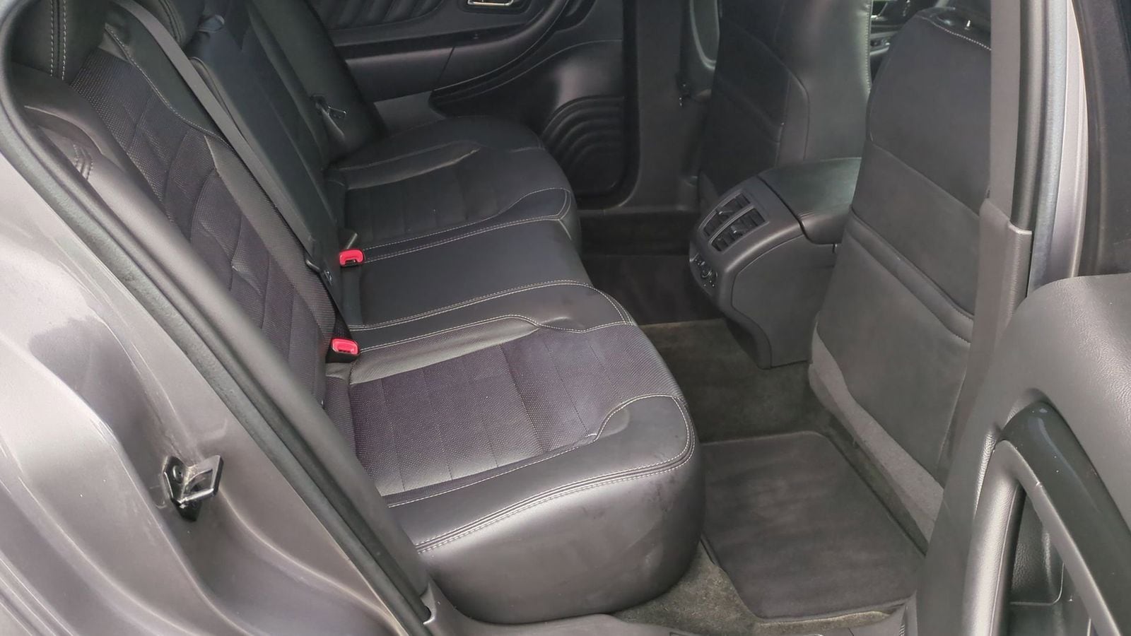 Thumbnail: 2014 Ford Taurus - 22