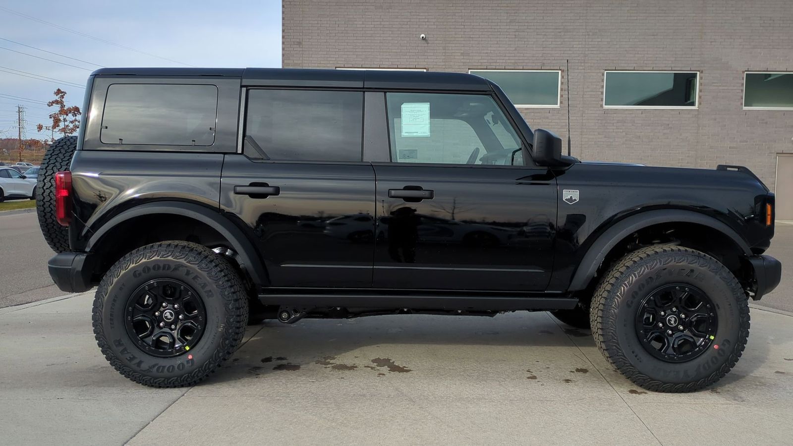 Thumbnail: 2025 Ford Bronco - 6