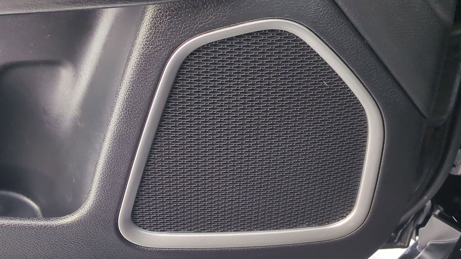 Thumbnail: 2020 Jeep Compass - 32