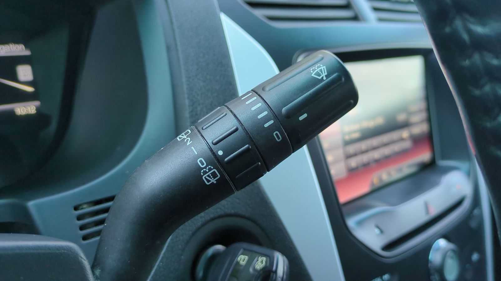 Thumbnail: 2015 Ford Explorer - 32