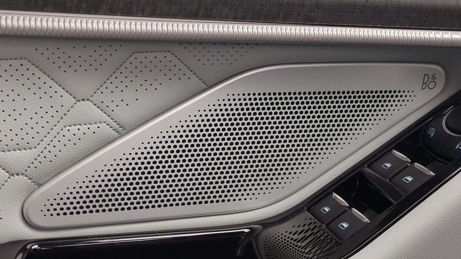 Thumbnail: 2025 Ford Explorer - 31