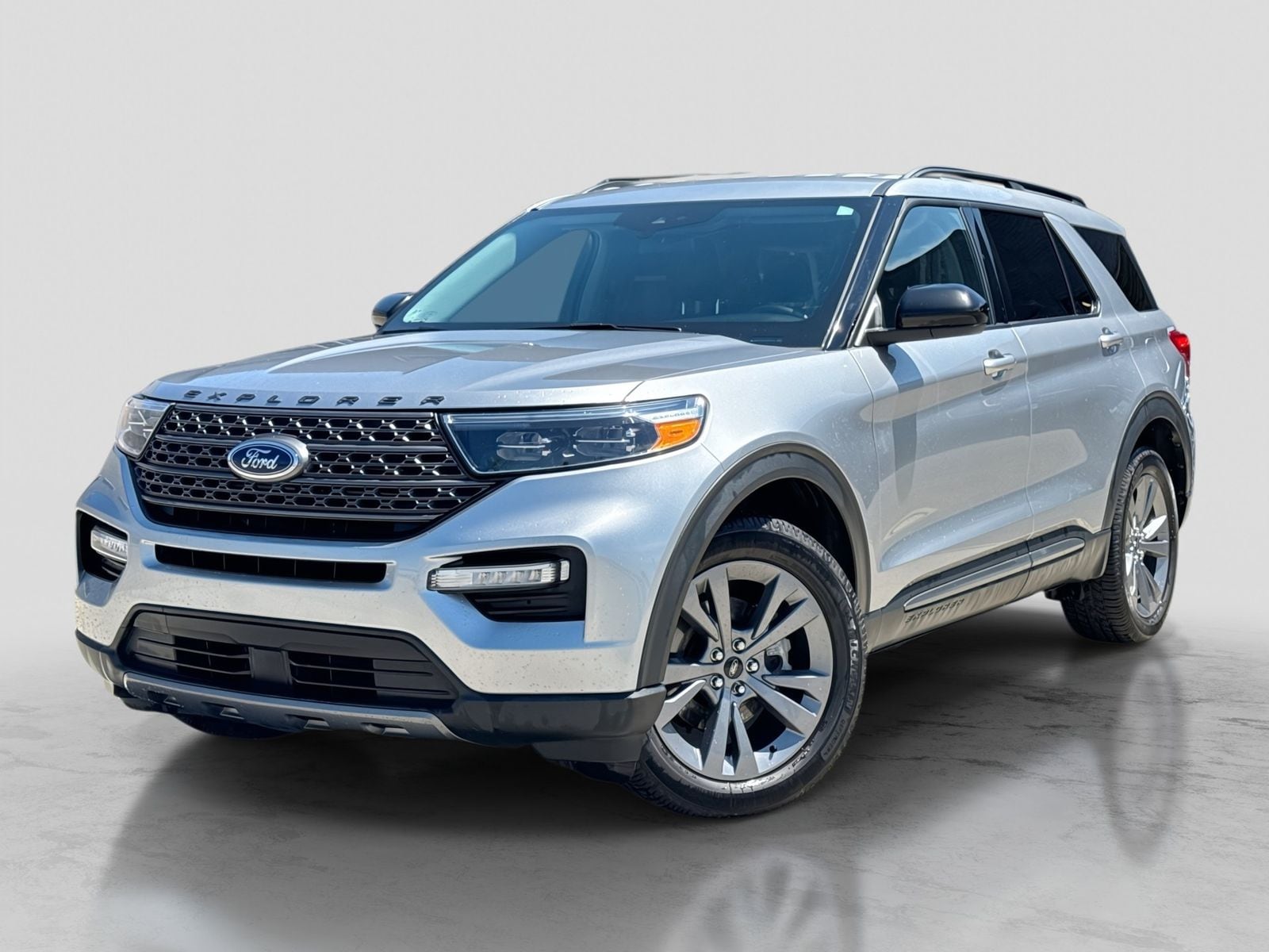 2022 Ford Explorer XLT 4WD's photo