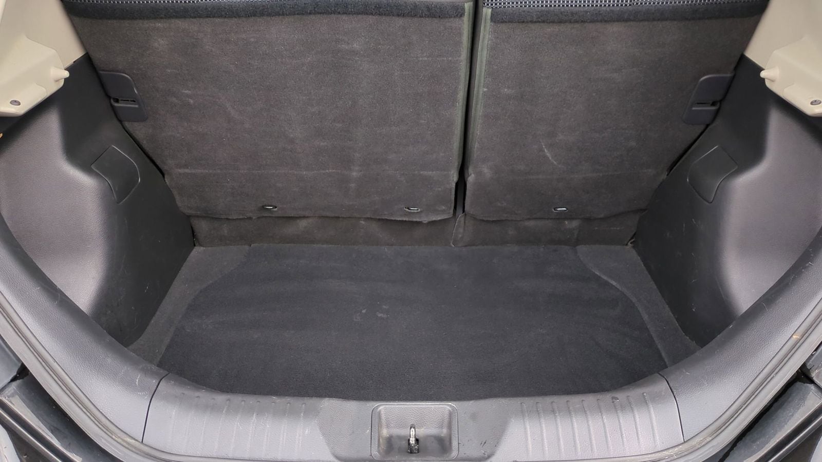 Thumbnail: 2011 Nissan Versa - 28