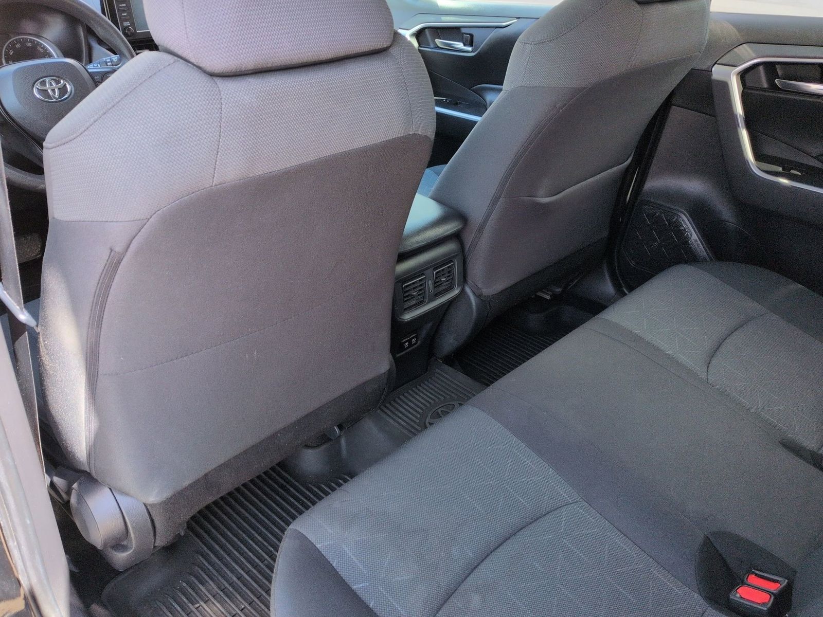 Thumbnail: 2019 Toyota RAV4 - 20