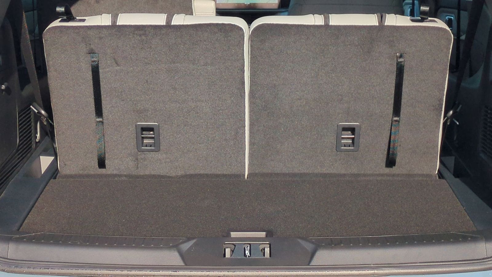 Thumbnail: 2026 Ford Explorer - 35