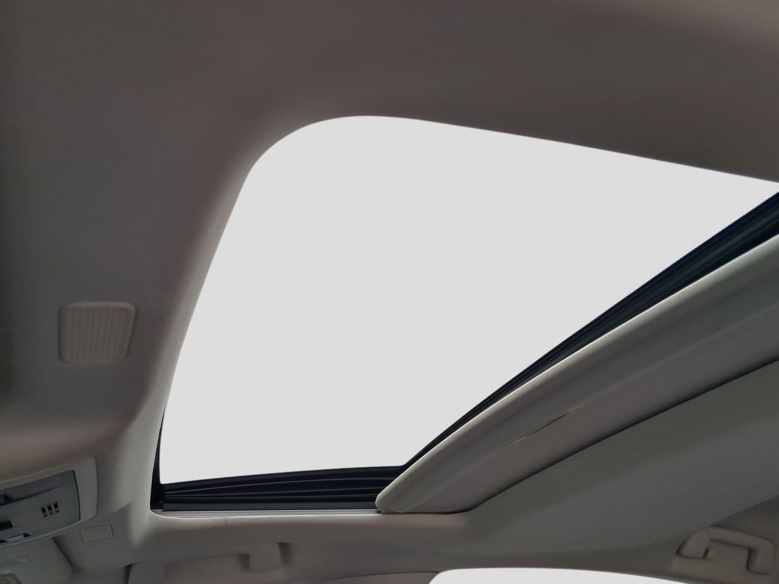 Thumbnail: 2021 Lexus ES - 23