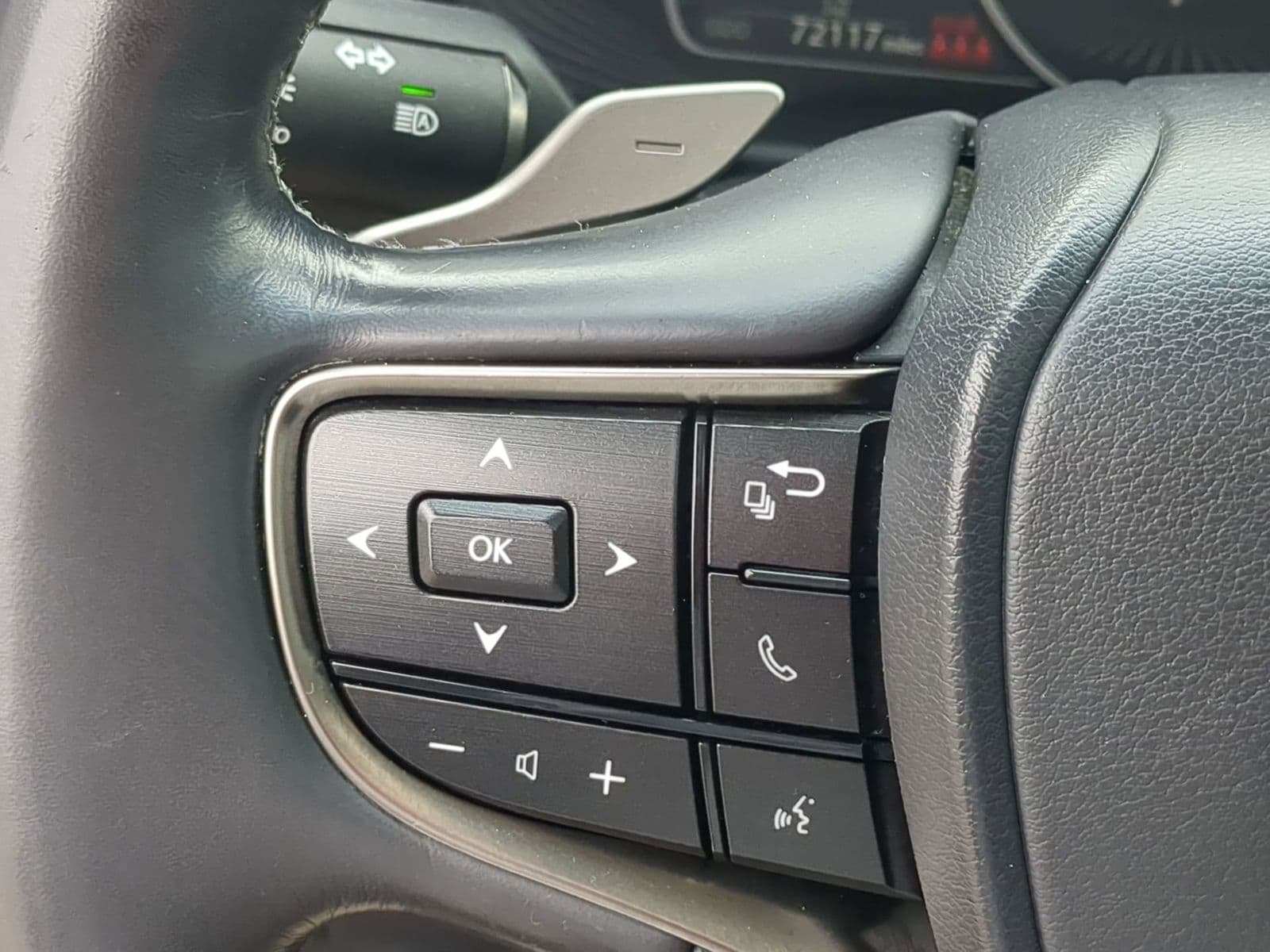 Thumbnail: 2021 Lexus ES - 28