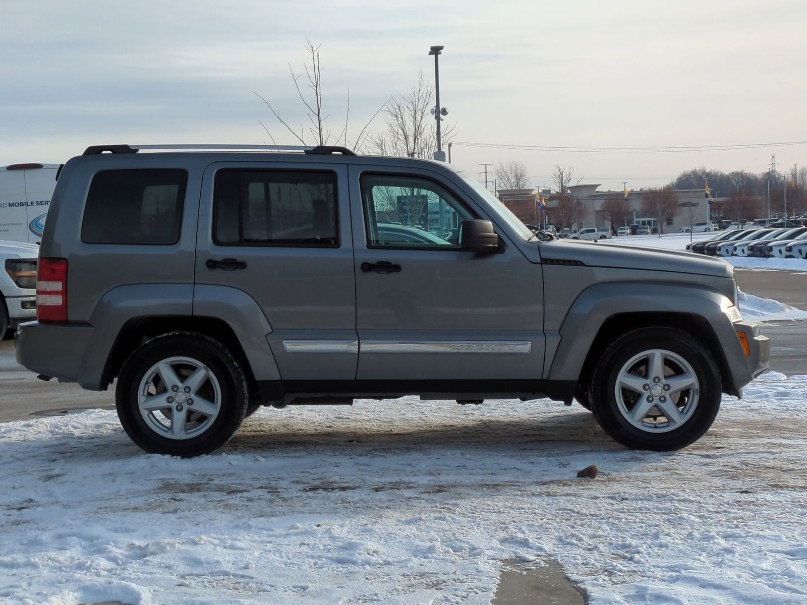 Thumbnail: 2012 Jeep Liberty - 9