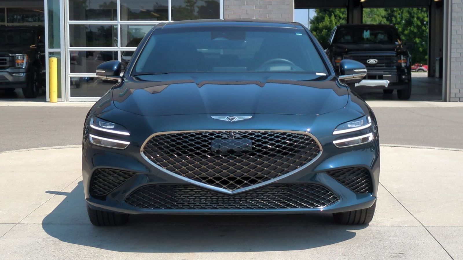 Thumbnail: 2025 Genesis G70 - 10