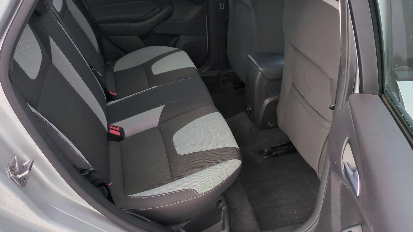 Thumbnail: 2012 Ford Focus - 18