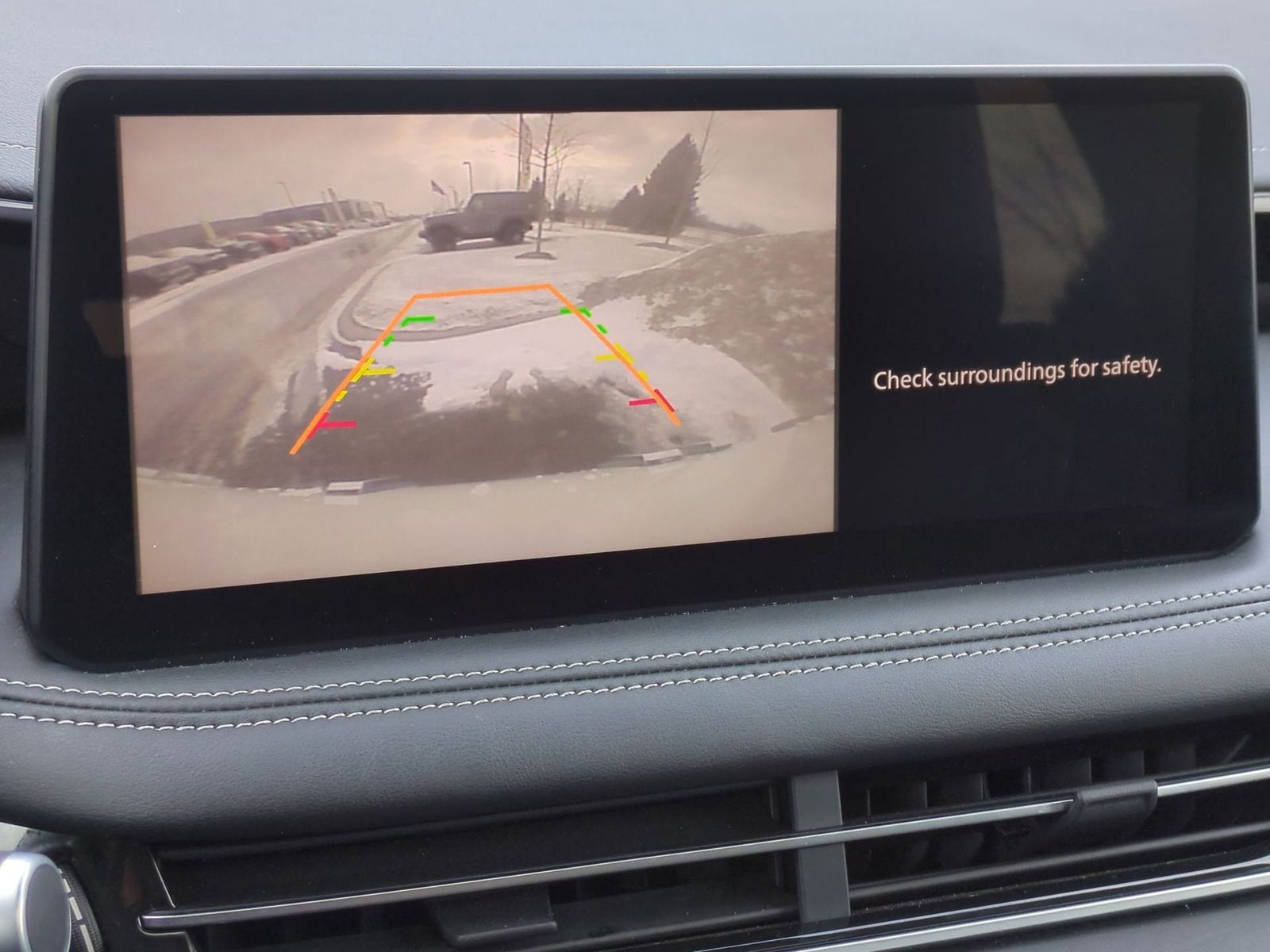 Thumbnail: 2023 INFINITI QX60 - 31