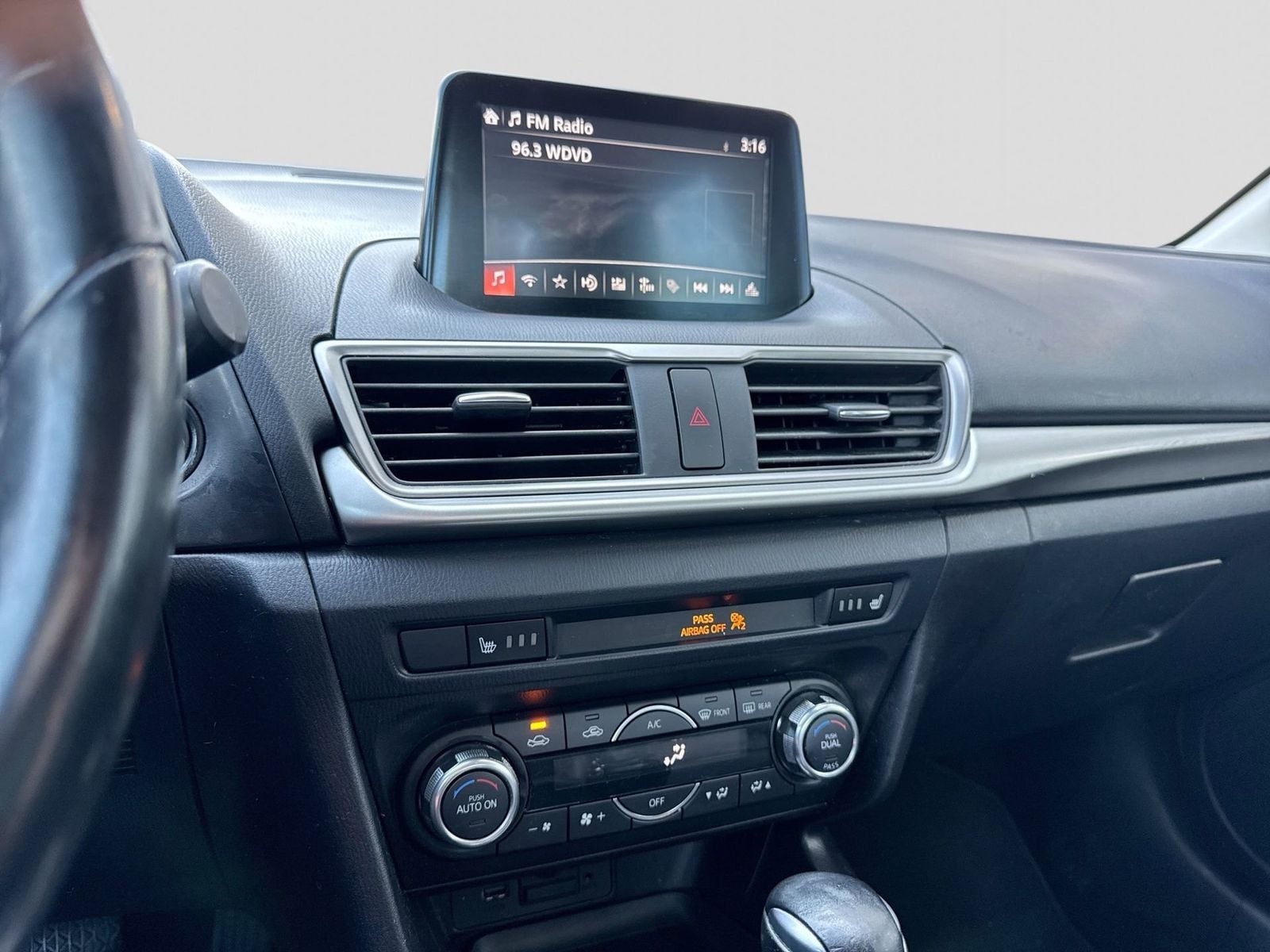 Thumbnail: 2018 Mazda Mazda3 - 26