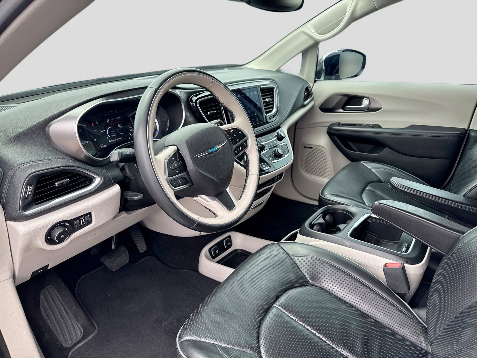 Thumbnail: 2018 Chrysler Pacifica - 2