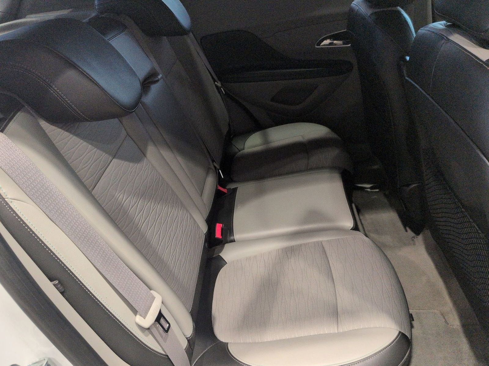 Thumbnail: 2016 Buick Encore - 24