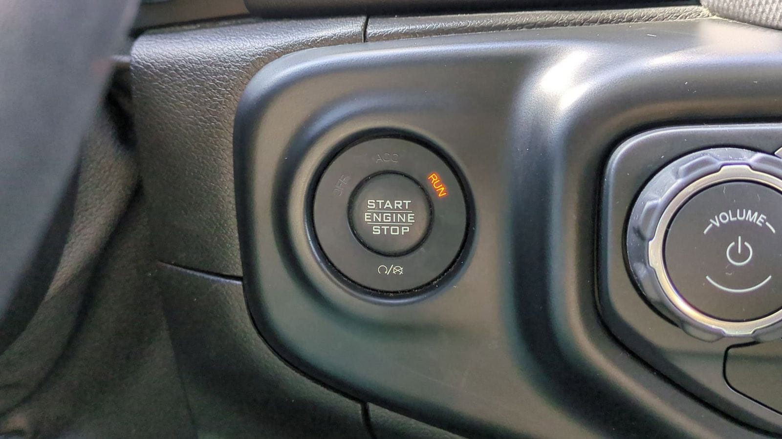 Thumbnail: 2018 Jeep Wrangler - 25