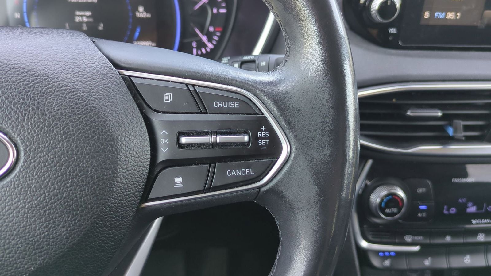 Thumbnail: 2019 Hyundai Santa Fe - 26