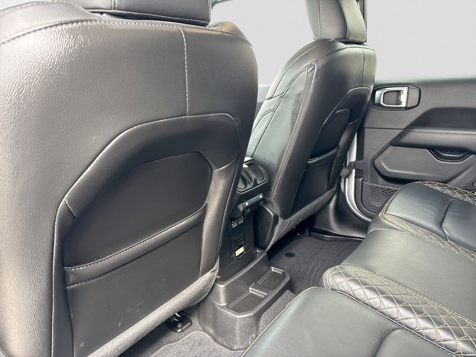 Thumbnail: 2022 Jeep Wrangler - 18