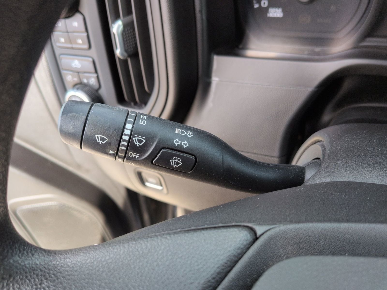 Thumbnail: 2019 Chevrolet Silverado 1500 - 27