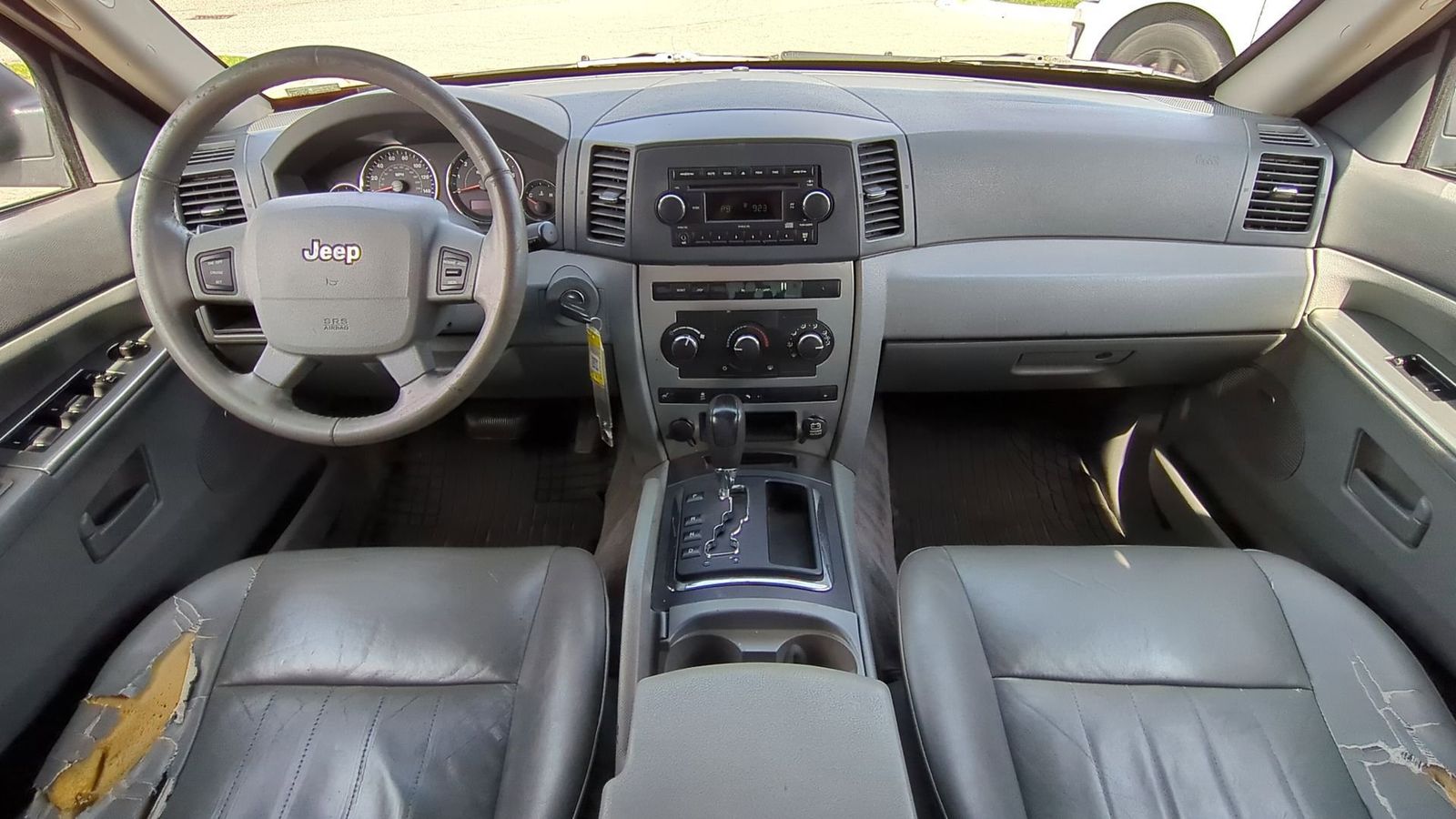 2007 Jeep Grand Cherokee Laredo 13