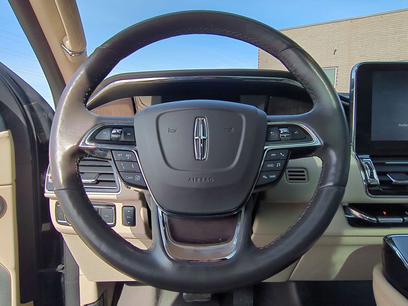 Thumbnail: 2018 Lincoln Navigator L - 31