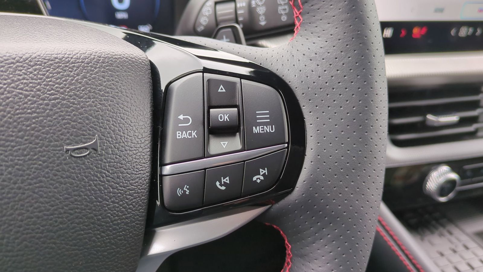 2025 Ford Explorer ST 21