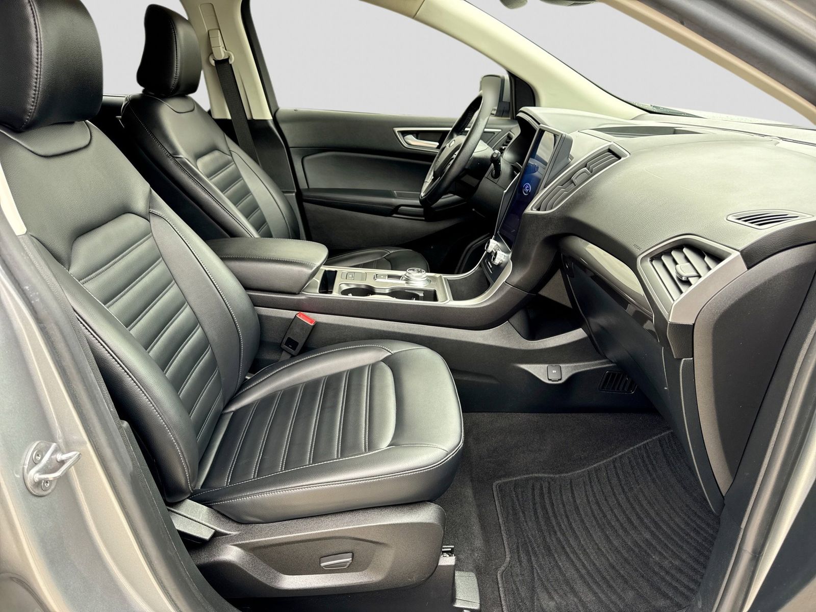 Thumbnail: 2023 Ford Edge - 24