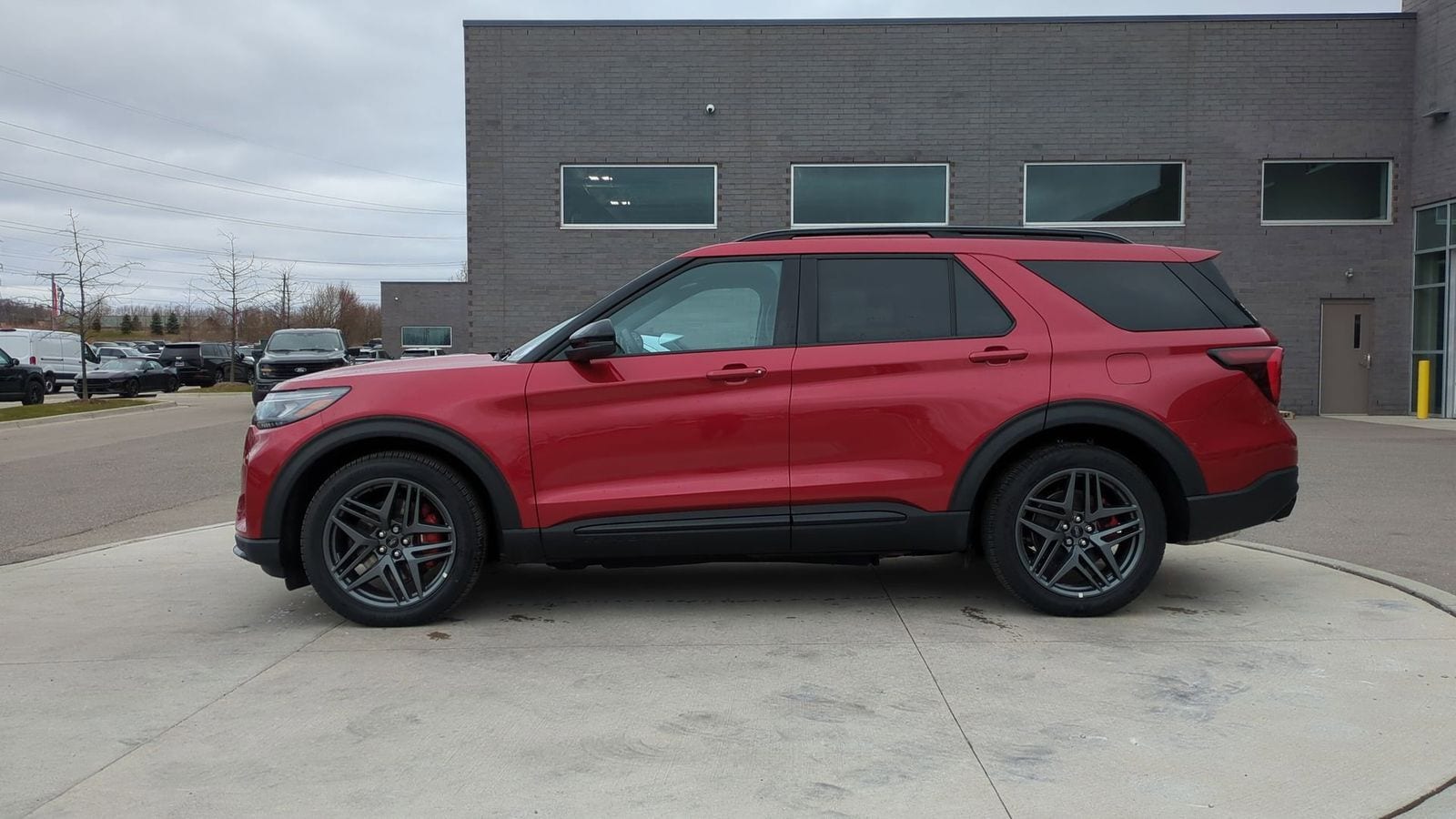 2025 Ford Explorer ST 2