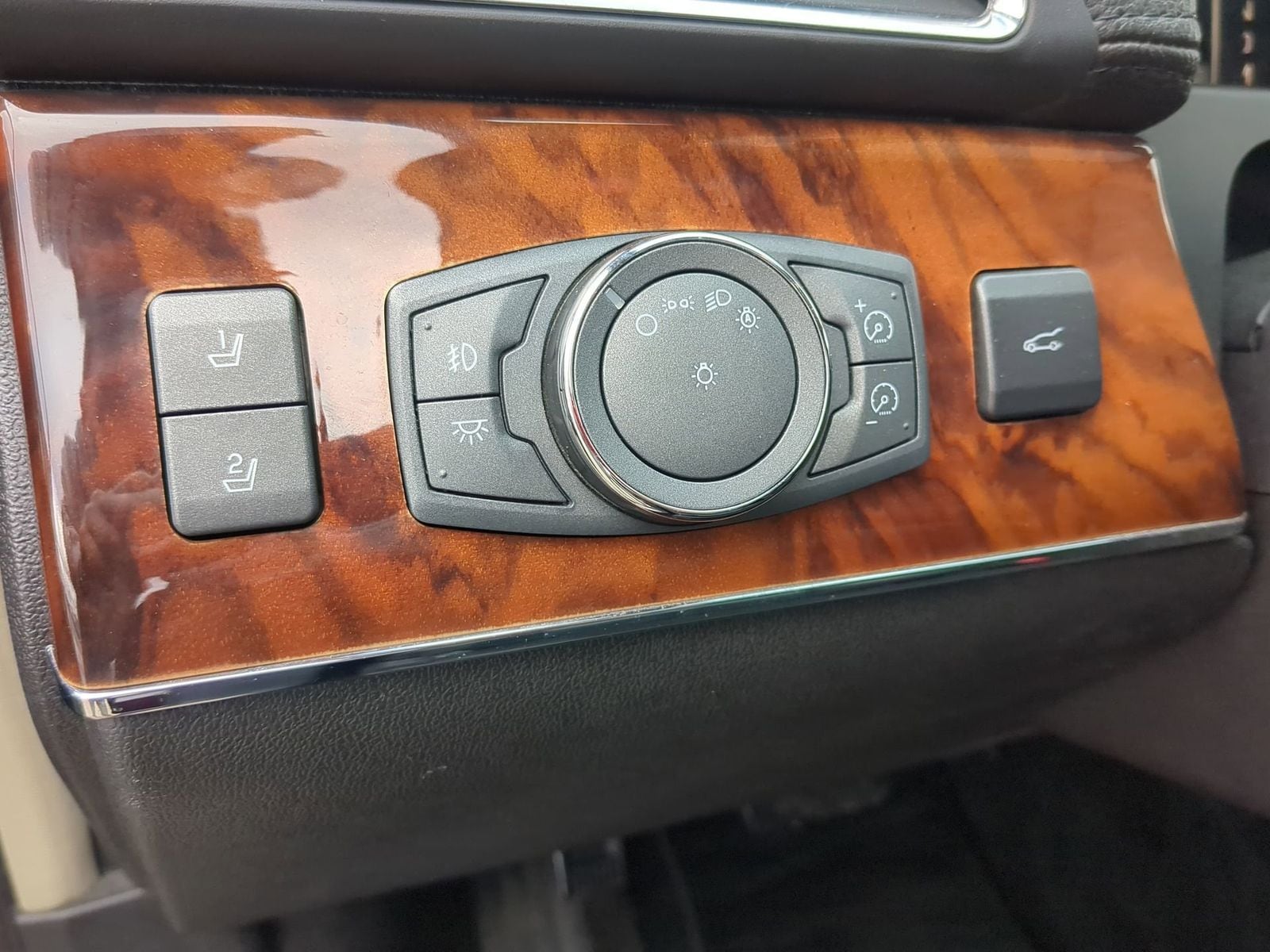 Thumbnail: 2011 Lincoln MKX - 20