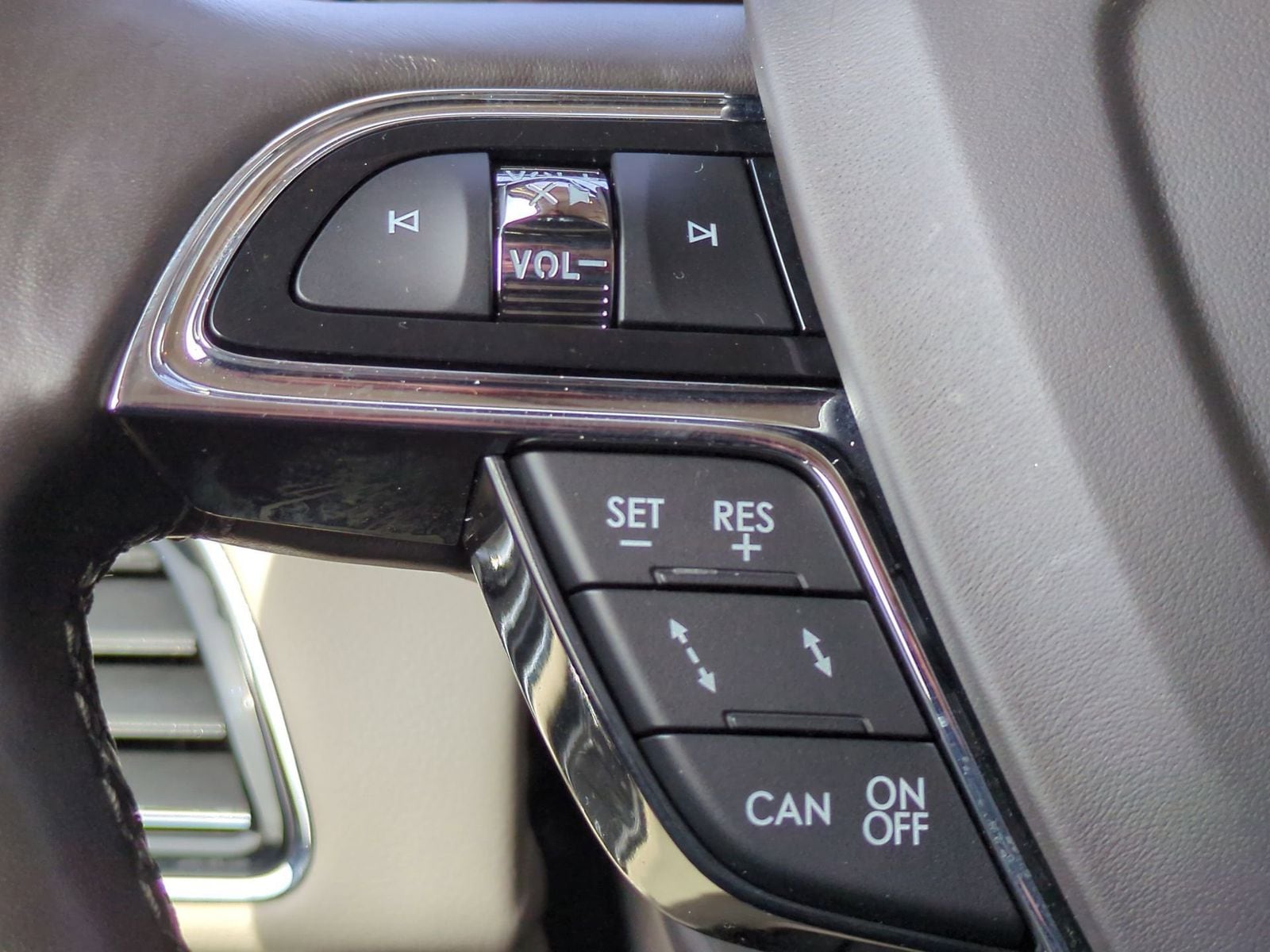 Thumbnail: 2018 Lincoln Navigator L - 32