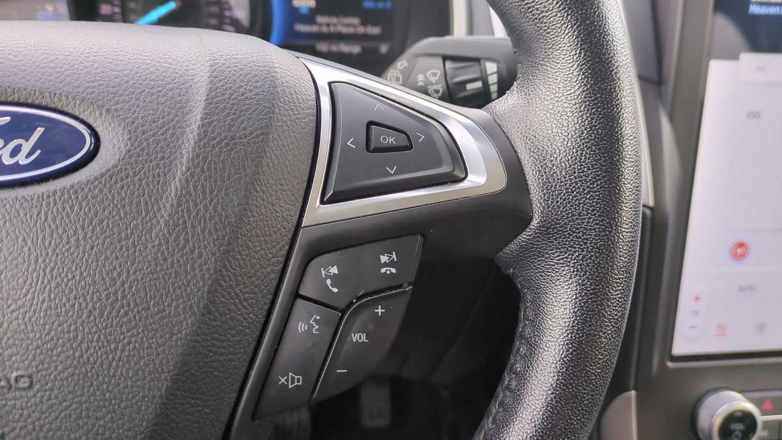 Thumbnail: 2021 Ford Edge - 24