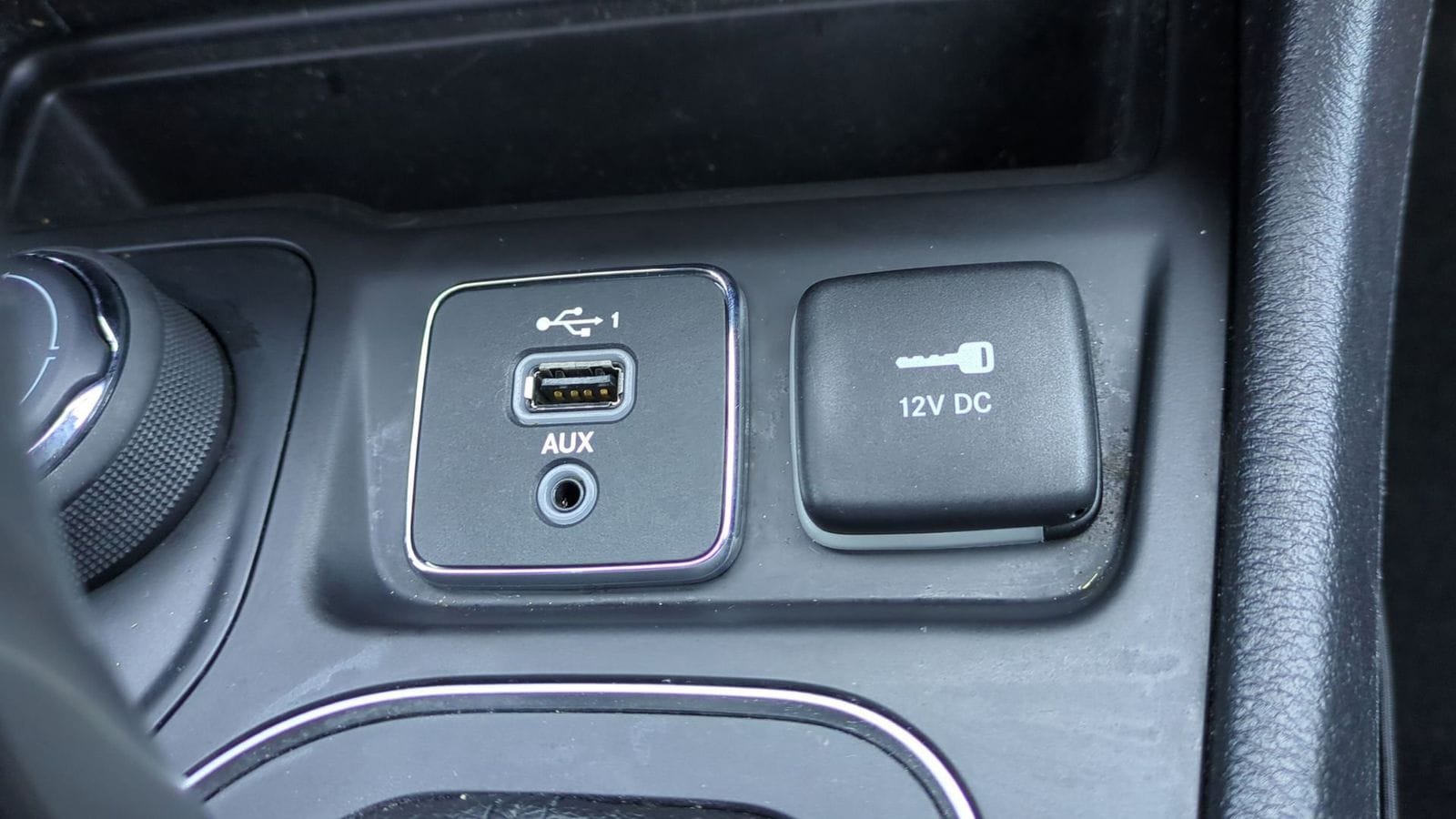 Thumbnail: 2020 Jeep Cherokee - 37