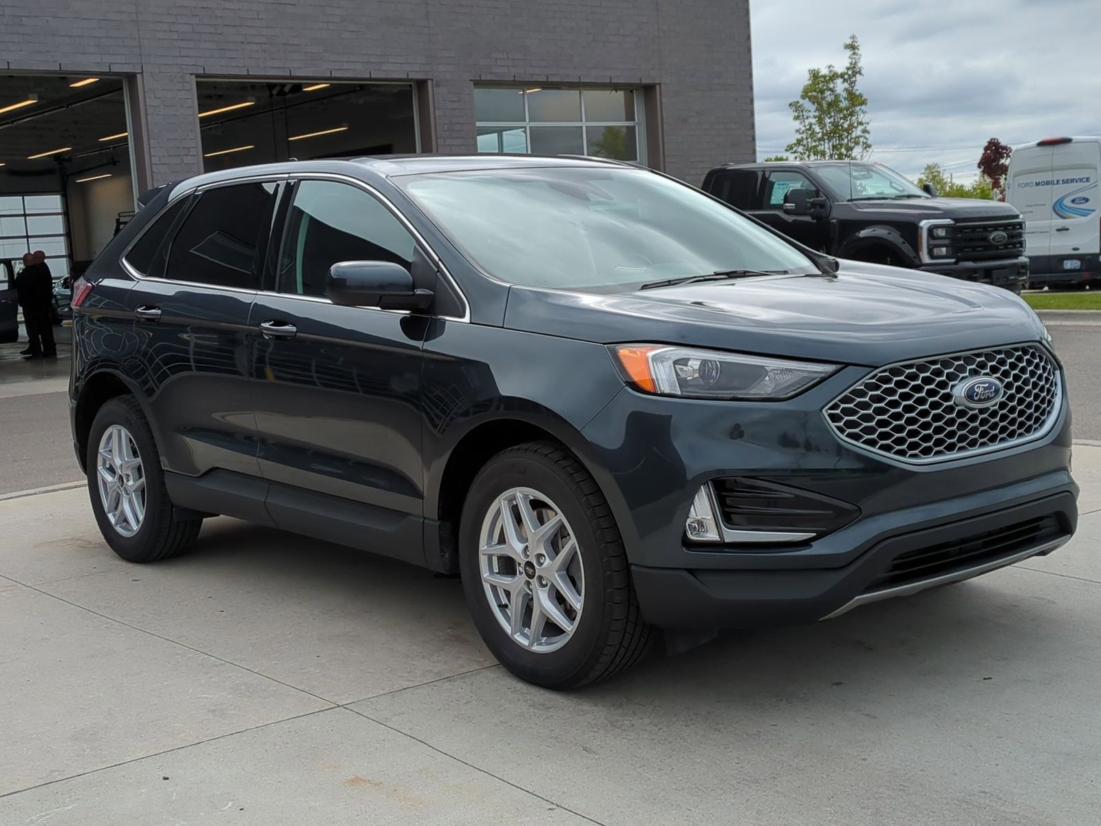 2024 Ford Edge SEL 10