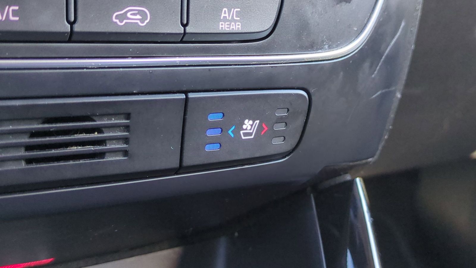Thumbnail: 2014 Kia Sorento - 34
