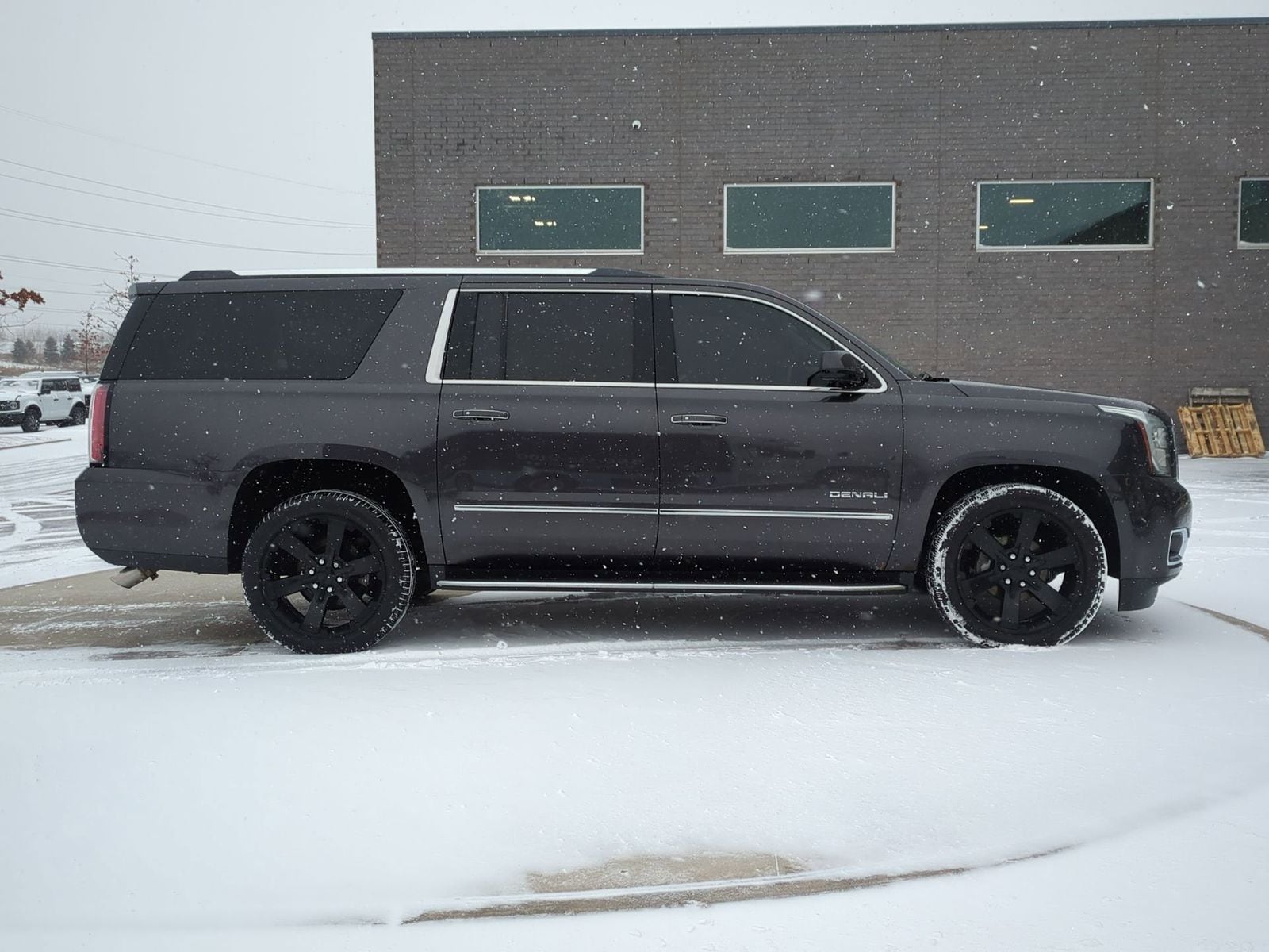 Thumbnail: 2017 GMC Yukon XL - 9