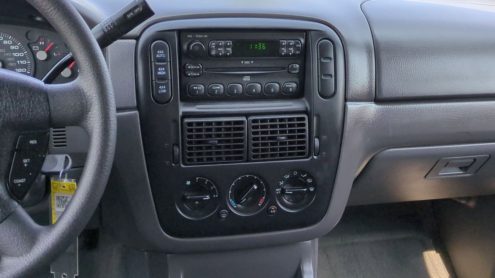 Thumbnail: 2004 Ford Explorer - 22