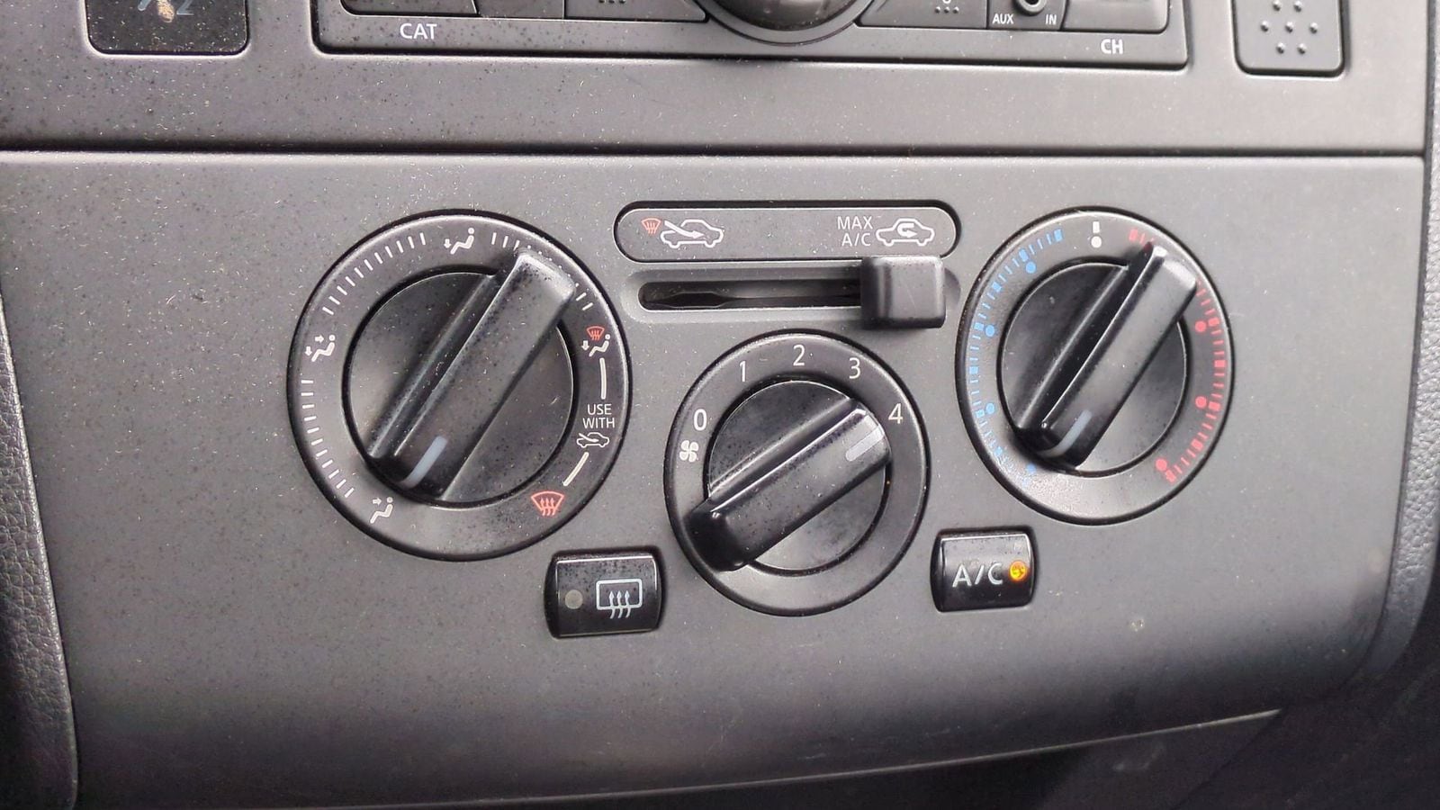 Thumbnail: 2011 Nissan Versa - 25