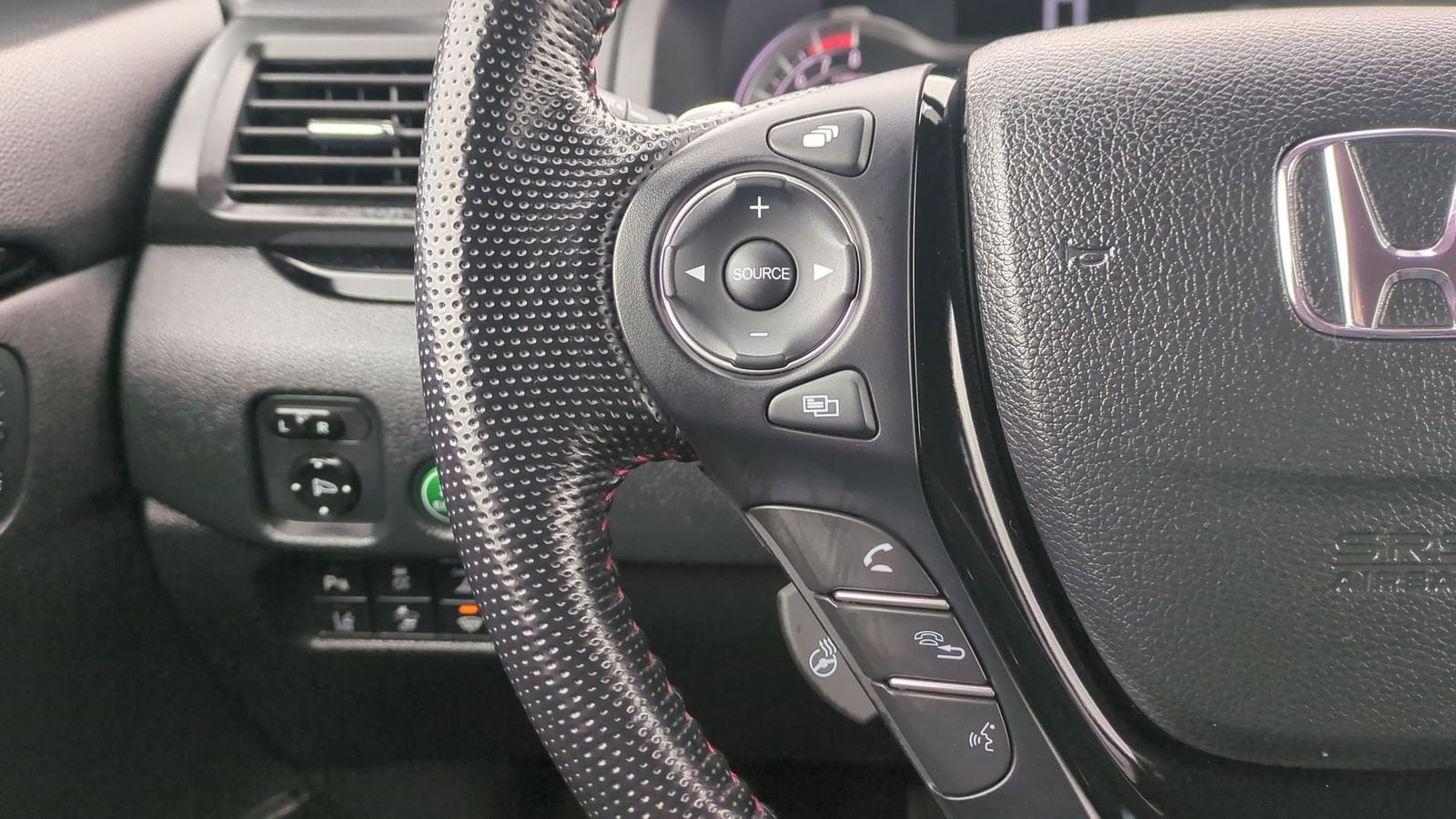 Thumbnail: 2023 Honda Ridgeline - 23