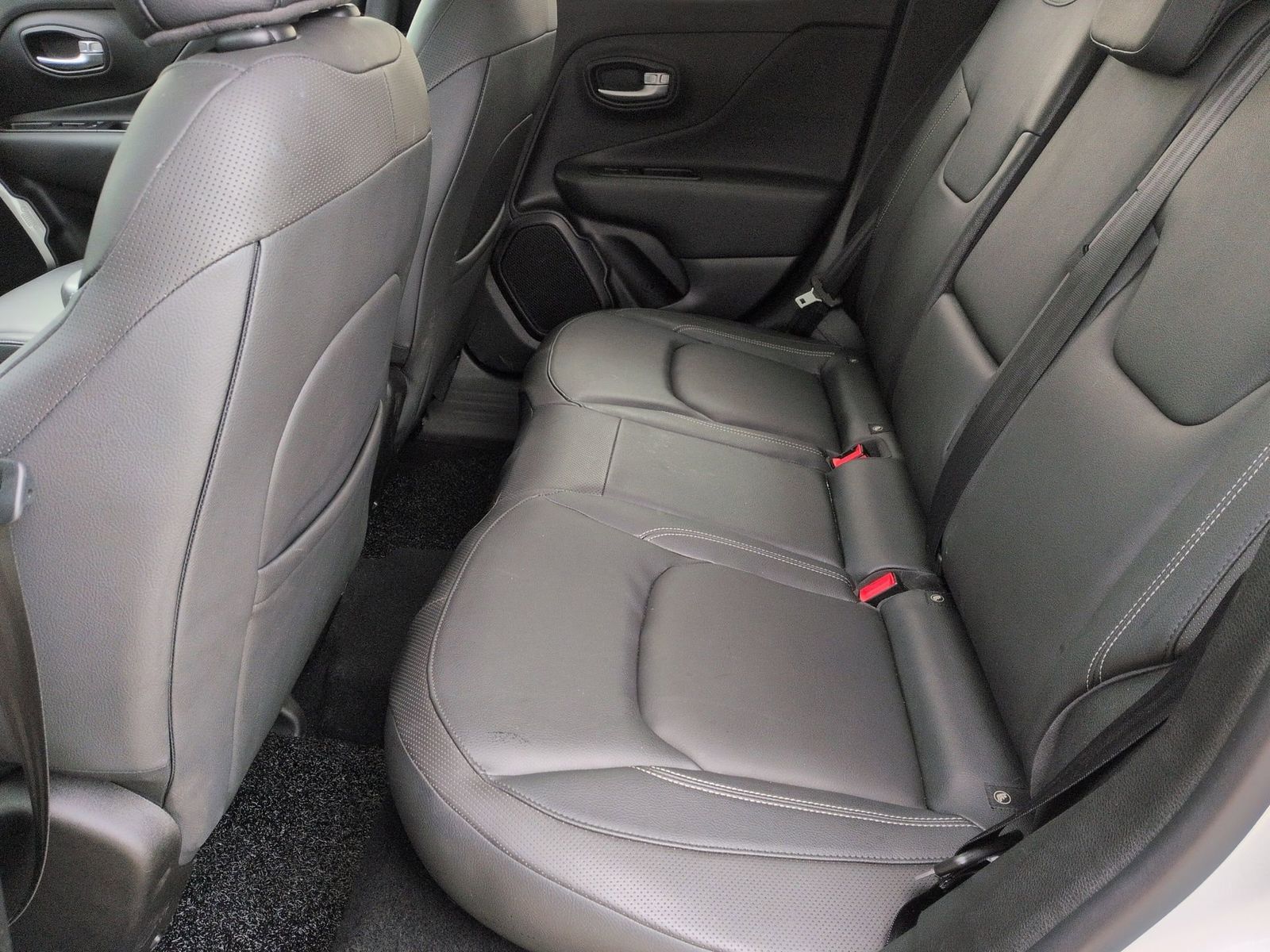 Thumbnail: 2020 Jeep Renegade - 21