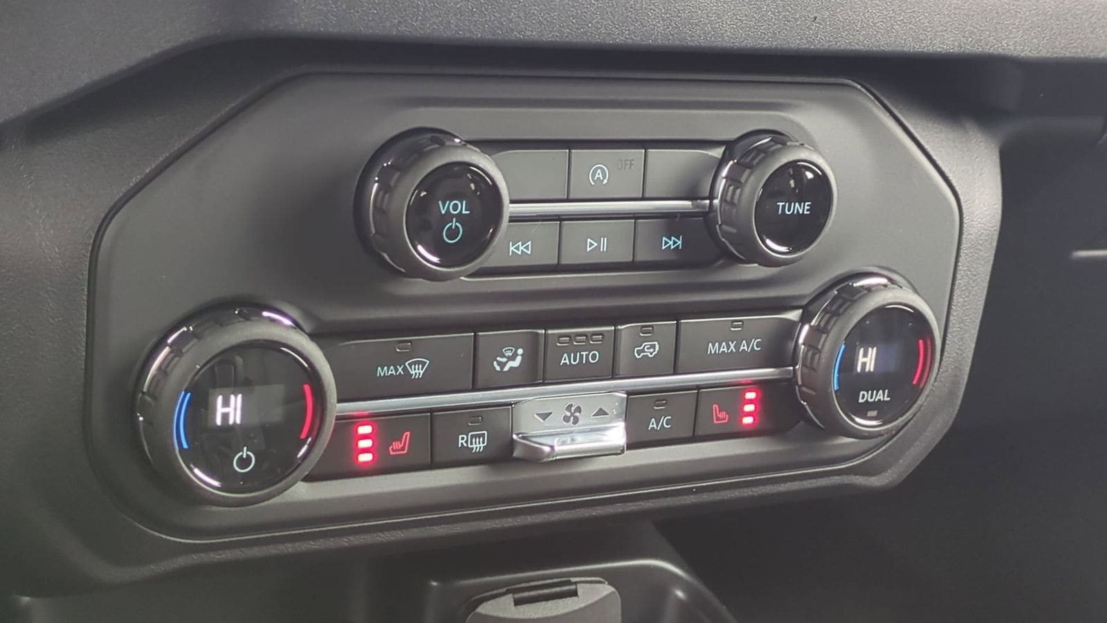 Thumbnail: 2025 Ford Bronco - 28